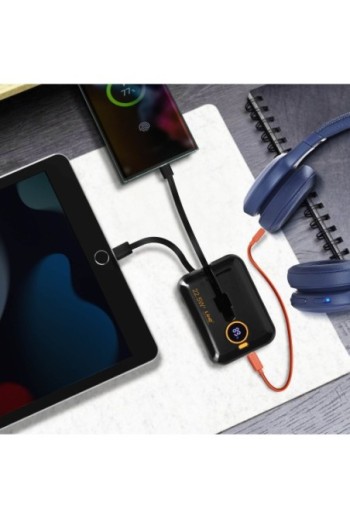 Powerbank 15000 mAh carica rapida USB 22 5W con cavi integrati USB-C 20W e Lightning display LED LinQ - nero