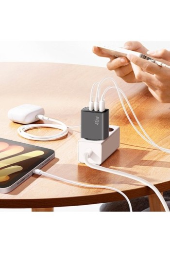 Caricabatterie da parete LinQ 40W - USB QC 3.0 + 2x USB-C Power Delivery - nero