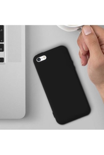 Cover Slim in Silicone Gel Nera per iPhone 5 / 5S / SE 2016